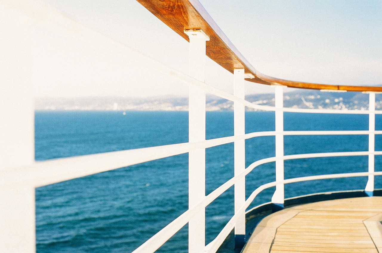 7 Ways to Prevent Wood Deck Rot in Cary, IL (2026)
